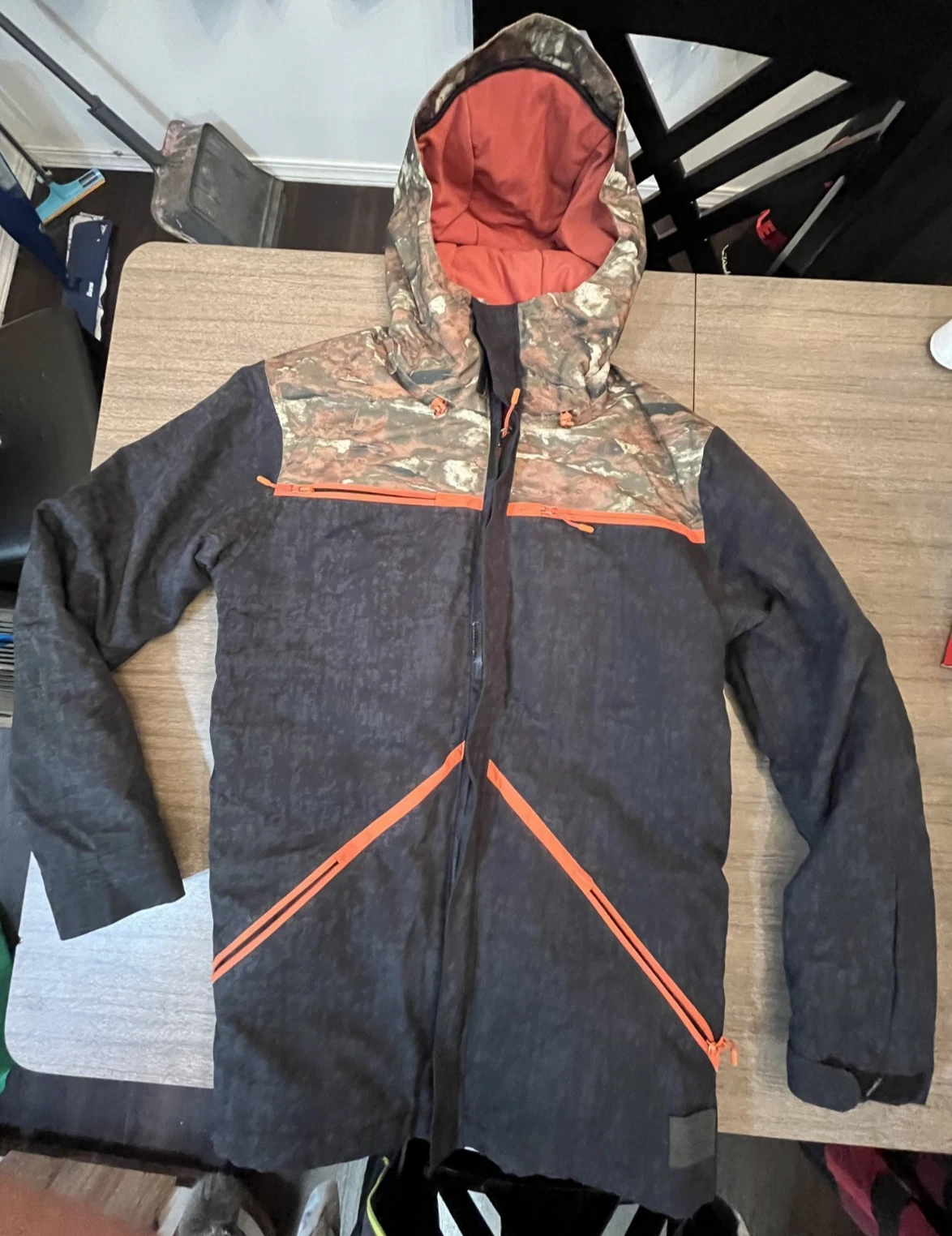 O'Neill Men's LARGE Camo Hooded Insulated Snow Boarding Jacket Orange Accent