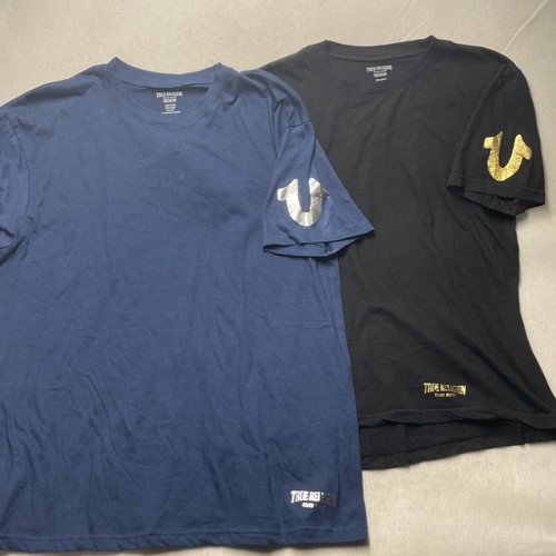 2 True Religion Baumwollshirt TShirt Tee blau silber schwarz gold Gr. Medium Logo