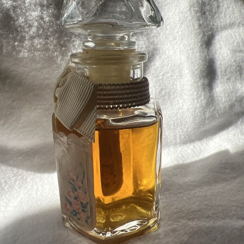 Vintage Avon Trailing Arbutus  California Perfume Co. Eau De Cologne 1.5 Fl Oz - Picture 2 of 7