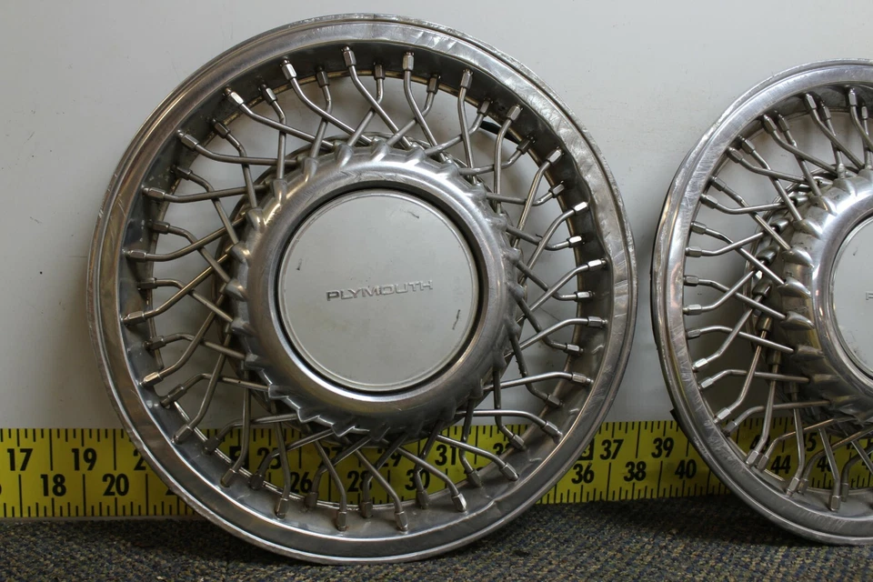 Juego de 3 tapacubos de alambre de 15" OEM cubiertas de rueda 486A 1992-1993 Plymouth Voyager (2590 Foto 2 de 4