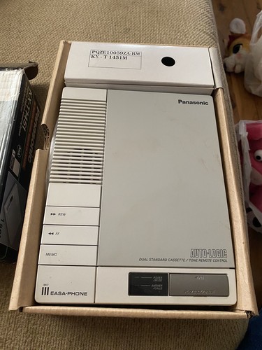 Panasonic KX-T1451 Automatyczny system odbierania telefonów z pudełkiem i taśmami wymaga pracy - Zdjęcie 2 z 3
