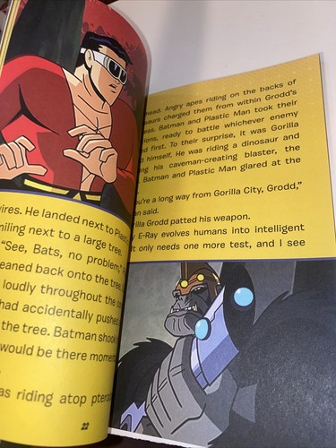 Batman the Brave and the Bold: Terror on Dinosaur Island! (PAPERBACK) - Picture 6 of 8