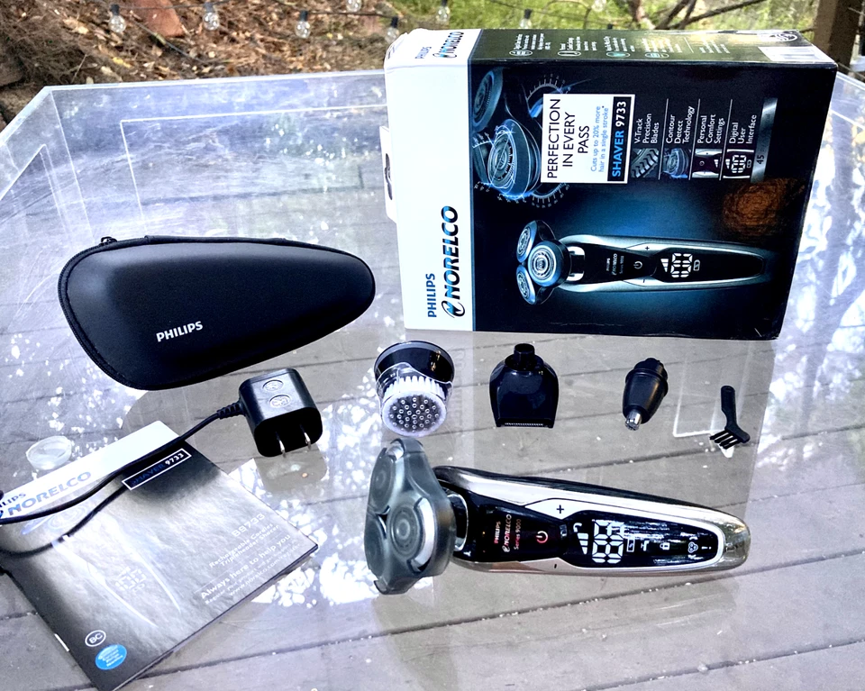 NEW Philips Norelco Series 9000 Wet/Dry Men's Electric Shaver Trimmer Kit S9733 - Image 4 of 4