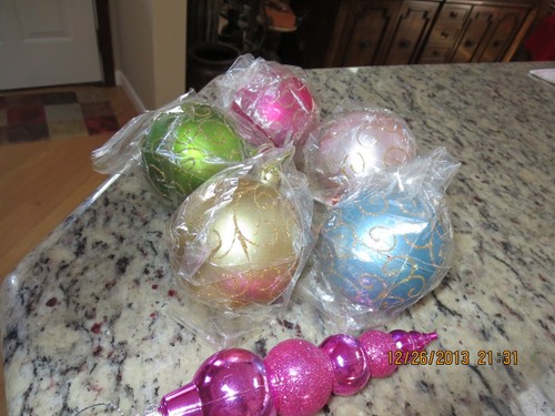 FIVE CHRISTMAS ORNAMENTS--GOLD SWIRL ACCENTS--8" AROUND--#Y37A-14 - Picture 14 of 24
