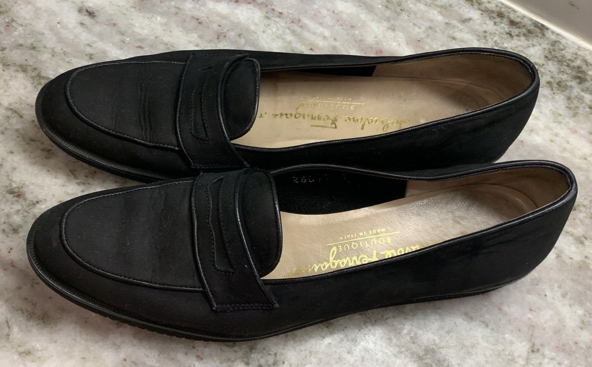 389 【ローファー】Salvatore Ferragamo Boutique Vintage Salvatore Ferragamo Gancini Heels Black Leather