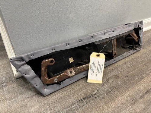 1985-1993 Cadillac SDV FWD Fleetwood RIGHT REAR Armrest GREY PN#20493390 - Picture 4 of 5