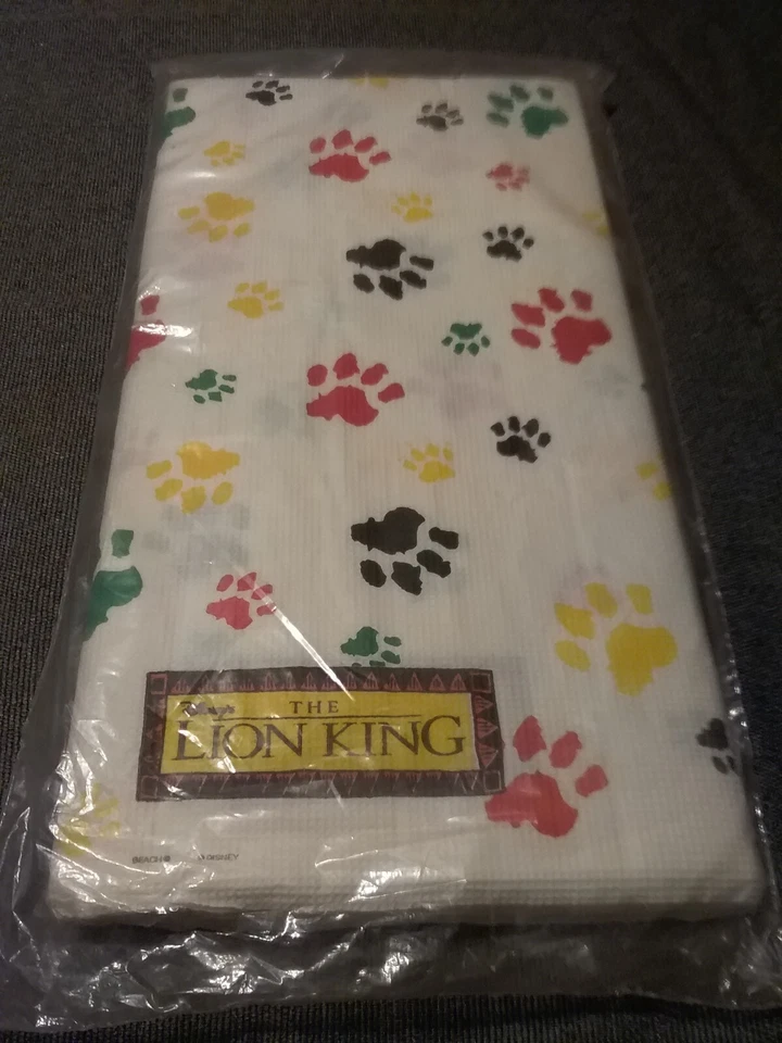  Cubierta de mesa vintage Disney El Rey León 54x88 ¡HECHA EN EE. UU.! ¡ENVÍO GRATUITO! NUEVO Foto 4 de 4