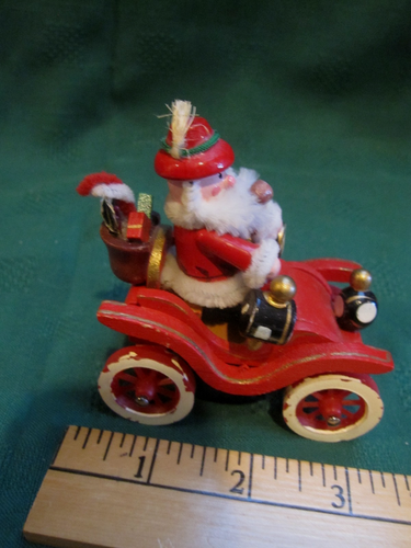 Antiguo adorno de coche modelo A vintage Kurt S Adler 1982 de madera Papá Noel conduciendo - Imagen 4 de 13