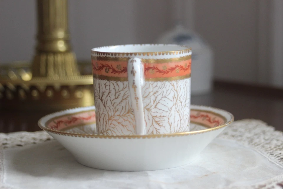 Tasse, sous-tasse litron porcelaine Paris manufacture de la Reine, rue Thiroux - Photo 3/4