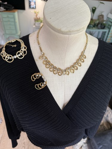 Vintage Sarah Coventry 3pc SET Gold Tone  Rhinestone Bracelet Necklace Earrings - Picture 12 of 12