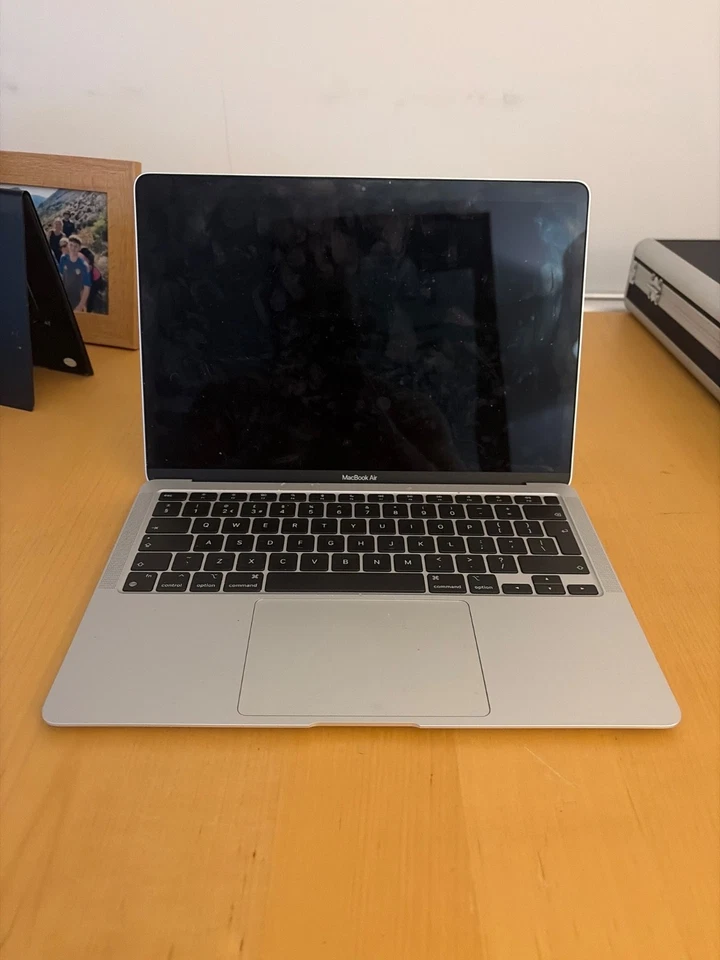 Apple MacBook Air 13" M1 · 8GB · 256GB, photo 2 of 2