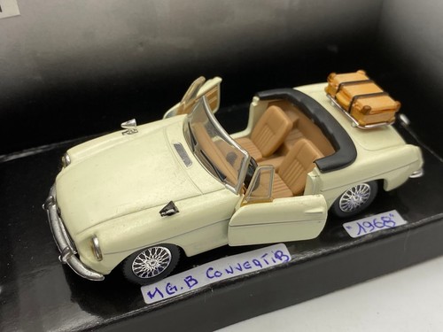 Cararama MG B Convertible 1968 1:43 coche clásico descapotable colección UK - Imagen 5 de 9