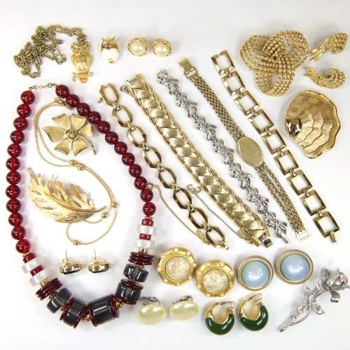 Vintage All Signed Costume Jewelry Lot High End Monet Trifari Coro Gold Tone