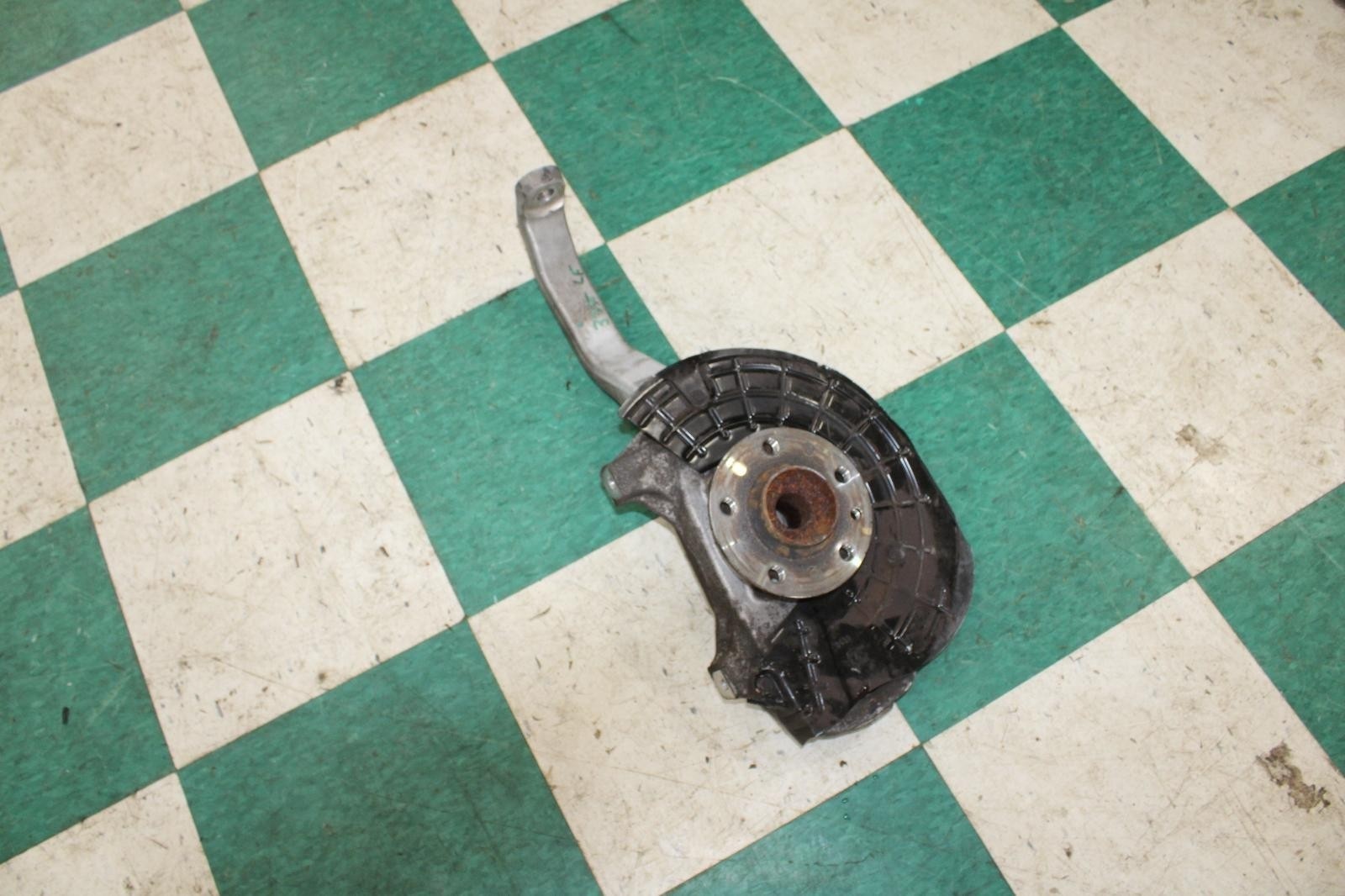 Maserati Ghibli 2014-2017 Front Left Steering knuckle