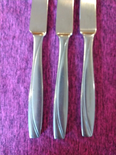 ONEIDA Stainless CAMLYNN Set Of 3 dinner knives 9.5" Flatware Glossy Accent - Picture 2 of 3