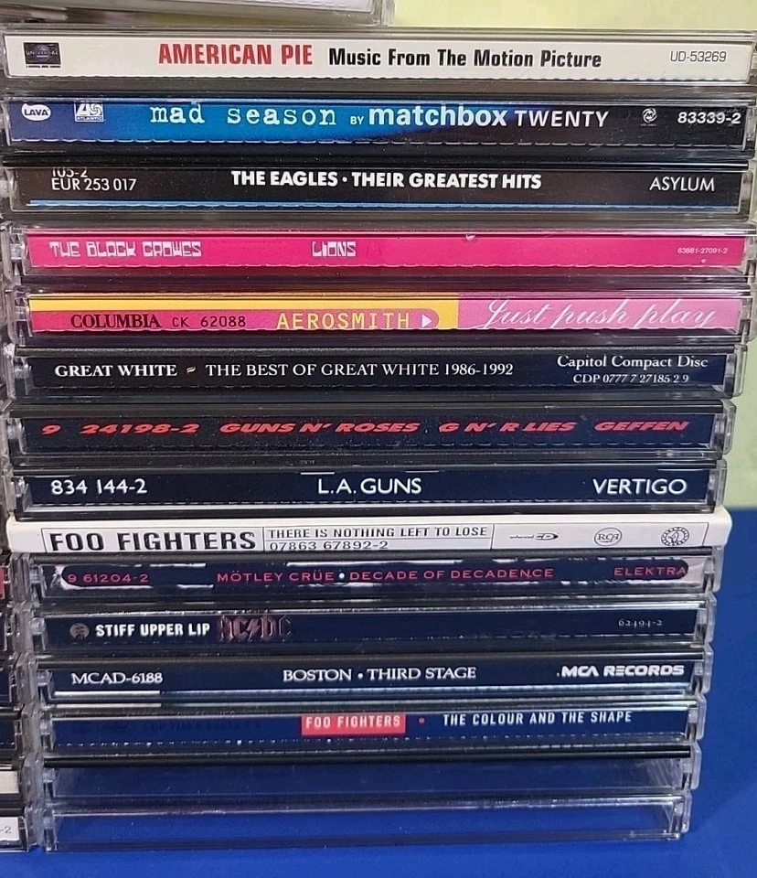 Лот из 31 компакт-диска альтернативная комедия рок кантри U2 GNR STP БОСТОН отличное состояние товара! - Изображение 3 из 4