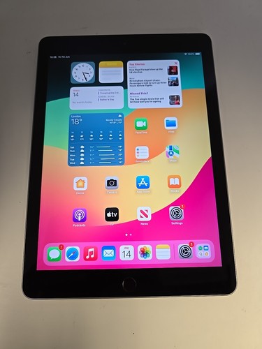 Apple iPad 6th Gen. 32GB, 9.7in - Space Grey - Wifi + 4G (Unlocked) Used (YK148 - Picture 2 of 8