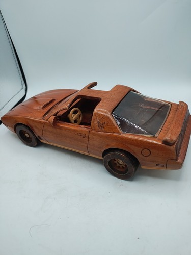 1982 Trans-am Wood Carved Crafted Model Model 12"X5". Maker Signed Bottom - Picture 7 of 12