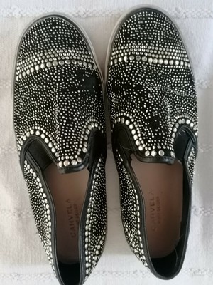 kurt geiger black and gold trainers