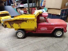 Vtg Tonka Dual Wheel Dump Truck Red and Yellow Pressed Steel Toy 10 inch Works!