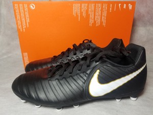 nike tiempo rio iv