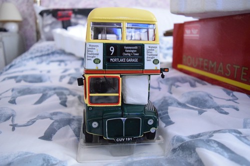 Sunstar 1/24 Schillibeer Routemaster - Picture 2 of 4