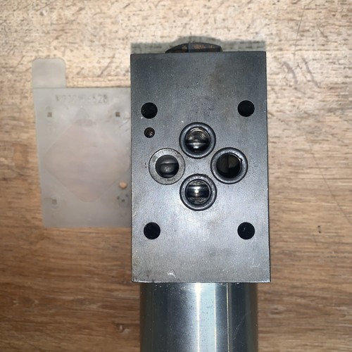 PARKER D1VW020BNJWXC006 Hydraulic Valve 24 VDC 350 210 Bar - Picture 8 of 9