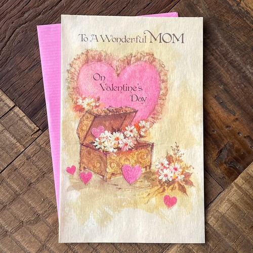 Genuine Parchment Vtg VALENTINE'S DAY Card FOR MOTHER American Greetings 1974 +✉ - Picture 1 of 8