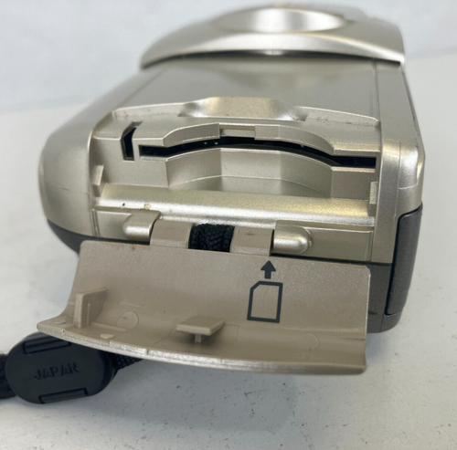 Olympus Camedia D-450 Zoom - PARTS/REPAIR doesn't power on - Picture 10 of 10