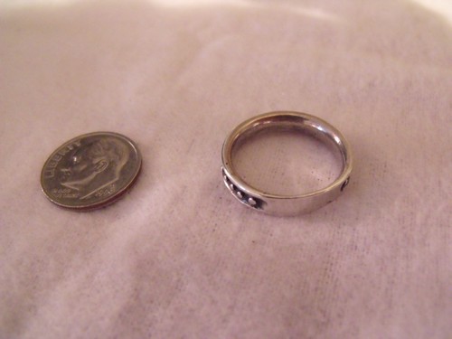 ALLURING STERLING SILVER .925 BAND RING SIZE 6.5 - Picture 5 of 5