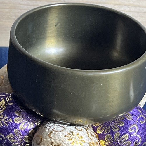 Buddhist Rin Bell Japanese Temple Orin Singing Bowl Kyoto Deluxe Grade 京仏 菊 - Picture 3 of 18