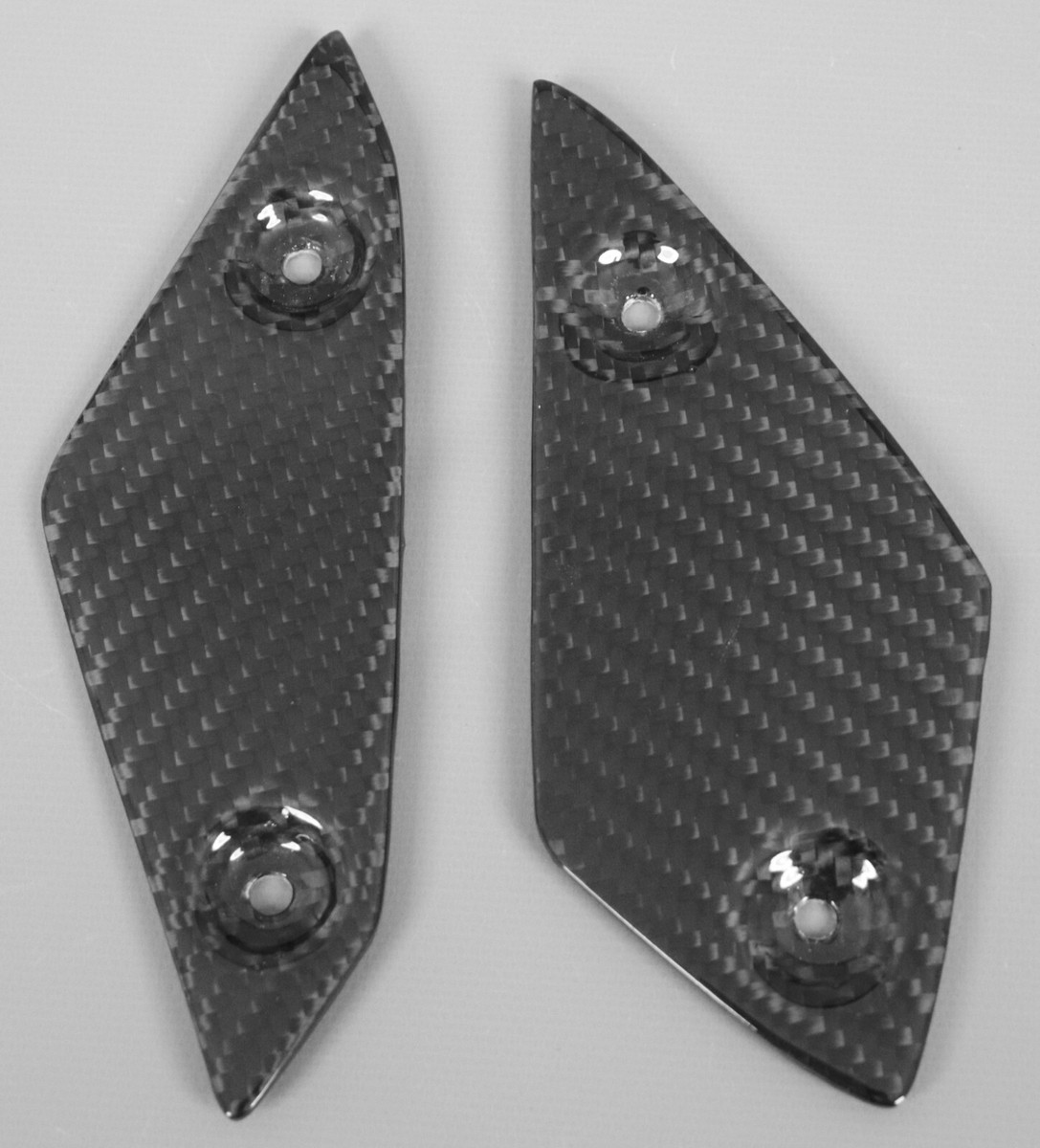 Carbon Fiber Racing Heel Plates For Yamaha FZ1 Fazer (2006-2012) – Gloss 3K Twill, Pre-Drilled-814689