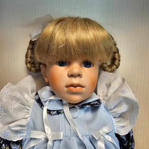 Hildegard Gunzel LeeAnn Doll Blond Human Hair Handblown Glass Blue Eyes 24" COA - Zdjęcie 3 z 19