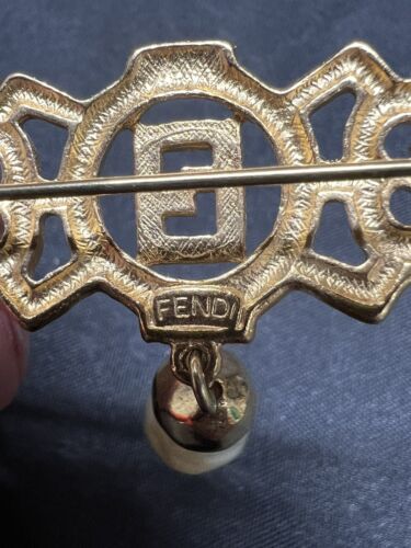 RARE, FENDI signed baroque pearl charm logo brooch - Picture 4 of 6