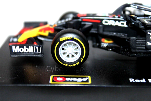Red Bull F1 Verstappen #33 RB16B Has Helmet & Display Case  Bburago 1:43 NEW - Picture 9 of 12