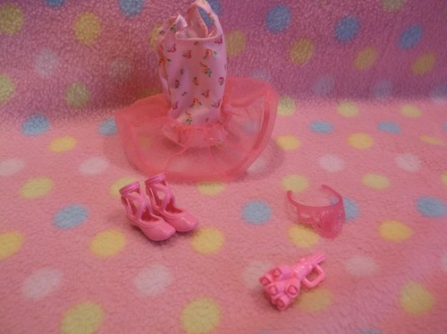 Barbie Doll Princess Ballerina Outfit Shoes Tiaria Crown & Flowers #5 Mattel New - Picture 2 of 2