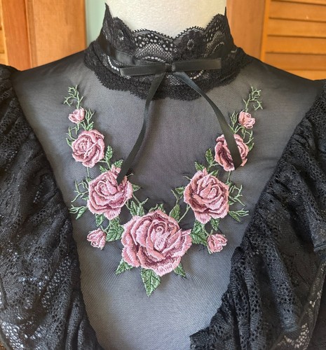 Dolls Kill Garden Goth Gothic Victorian Rose Thorn Black Lace Ruffle Top XS - Bild 2 von 8