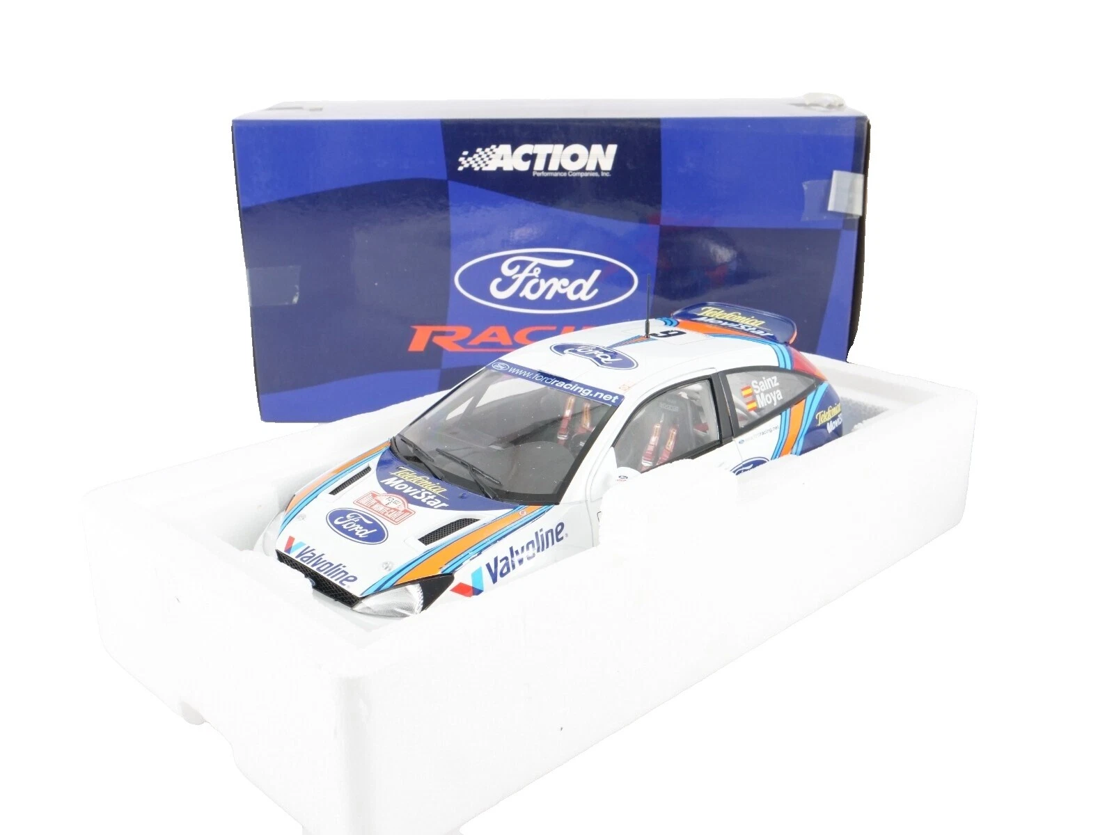 Vehículos diecast y de juguete a escala 1:18 Action Car