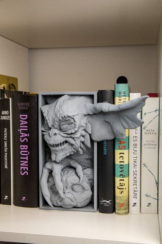 Gremlins Inspired Bookend - 80s Movie Book Nook - Picture 5 of 10