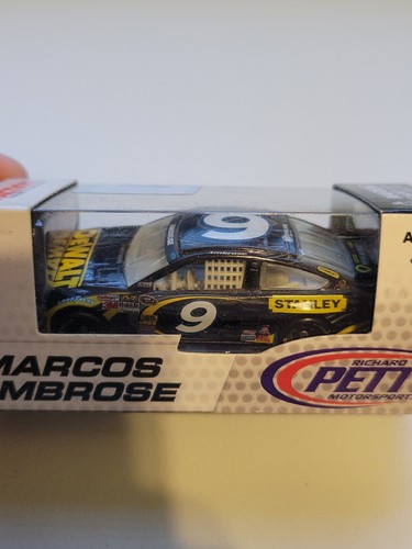 Marcos Ambrose #9 DeWalt Children's Miracle Network 2013 Ford Fusion 1:64 NASCAR - Picture 7 of 24