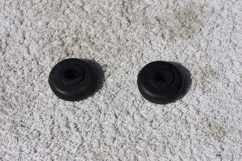 Triumph STAG / Vorderradaufhängung Hinterrad versch. HALTERUNG GUMMI Job Lot etc mehr gefunden! - Bild 5 von 10