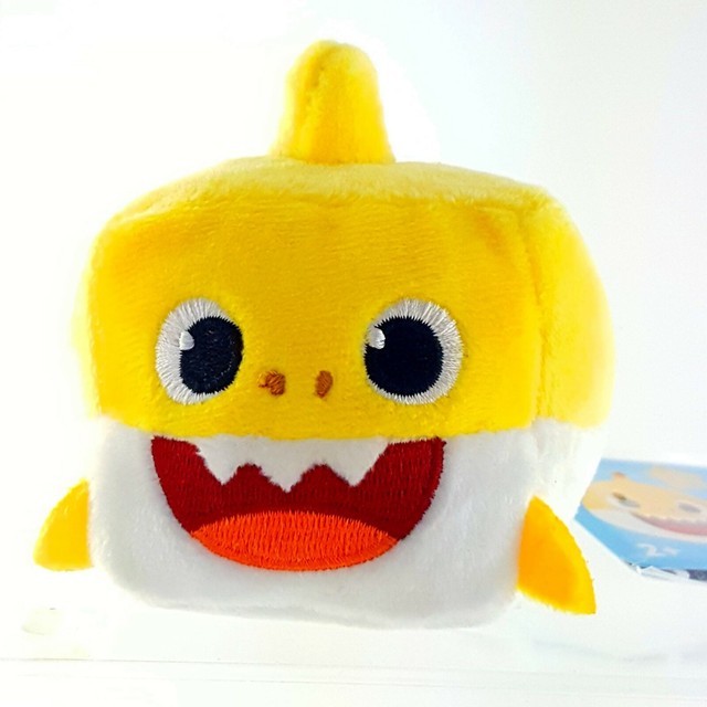 baby shark singing cube toy