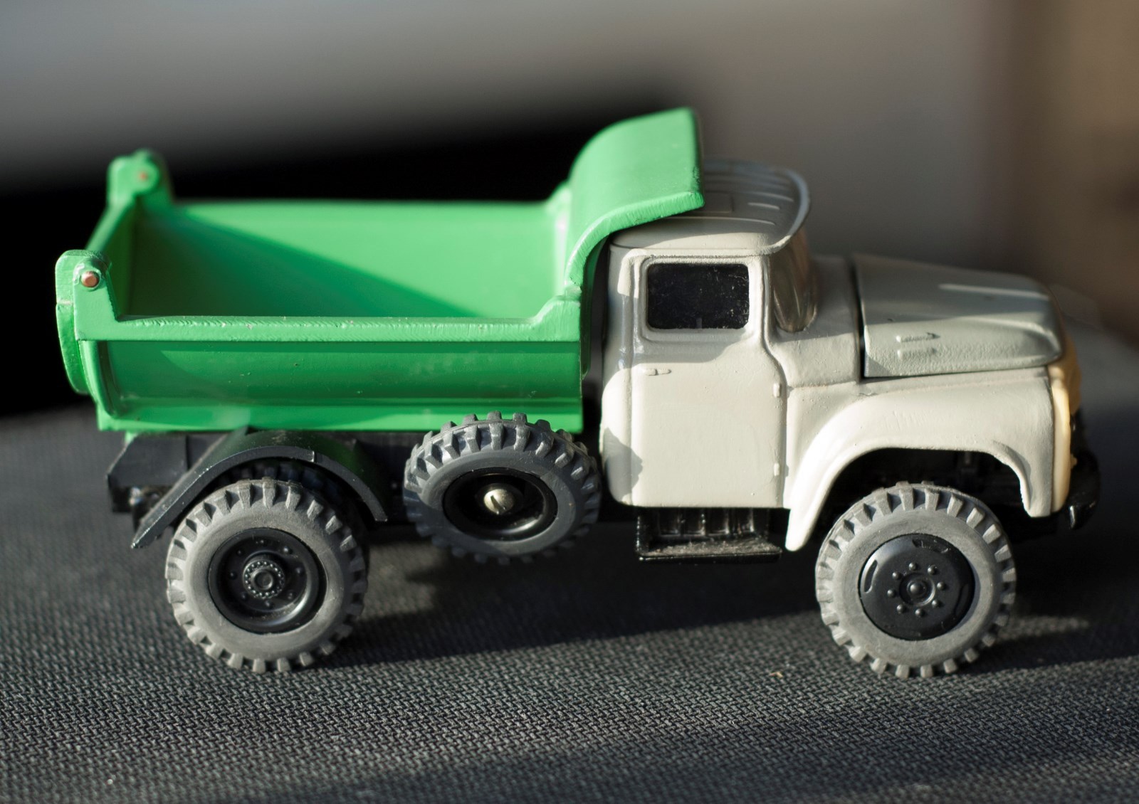 ORIGINAL USSR UdSSR Russian ZIL MMZ555 METAL DIECAST RARE ORIGINAL USSR UdSSR Russian ZIL MMZ555 METAL DIECAST RARE
