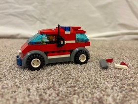 Lego City  Fire Station 7945 Retired Set w/4Minifigs Vehicles