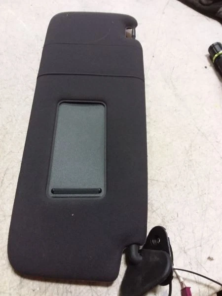 Parasol derecho pasajero iluminado para BMW 750i 332184 06-08 Foto 2 de 4