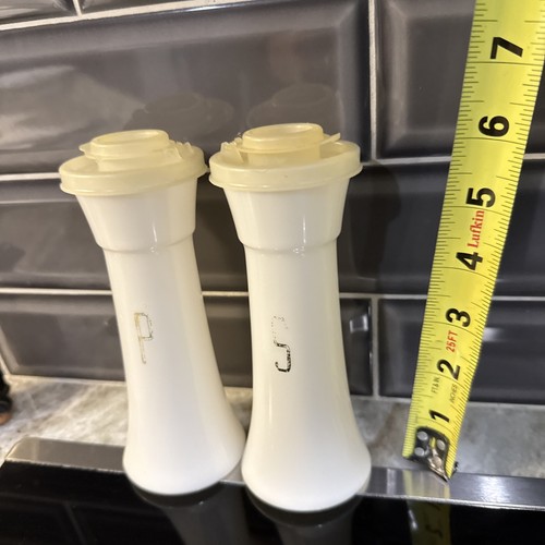 Vintage Tupperware 6" Sanduhr Salz & Pfefferstreuer Set ganz weiß b5 - Bild 2 von 6