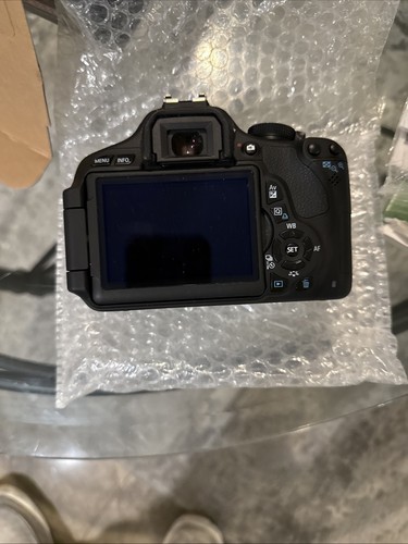 CANON Open Box EOS REBEL T3i W/ EFS 18-55 is ll & KIT LENS & Box Manual - Picture 11 of 18