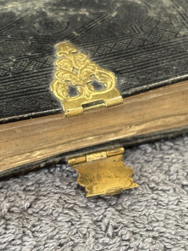 2 x Antique Book Common Prayer Church Services Brass Clasp c1879 + New testament - Picture 20 of 24