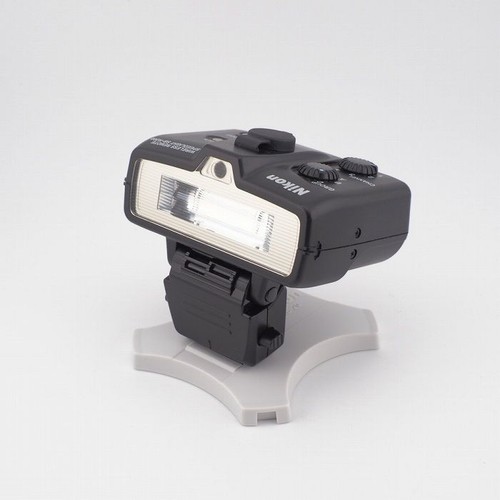 Nikon Wireless Remote Speedlight SB-R200 Shoe Mount Flash - Picture 1 of 8