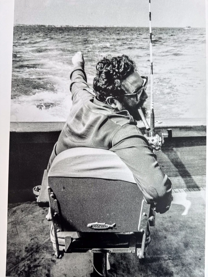 Pesca Fidel Castro - Fotografía de Alberto Korda - Firmada 12x16 Foto 3 de 4